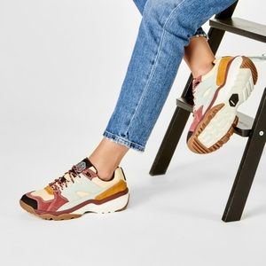 NWOT Merrell Boulder Range Trail Shoes